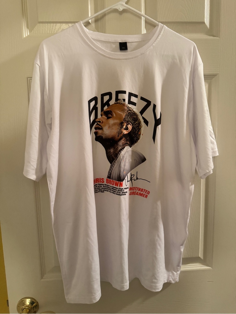 Source Unknown White 'Breezy' Graphic Tee with Portrait